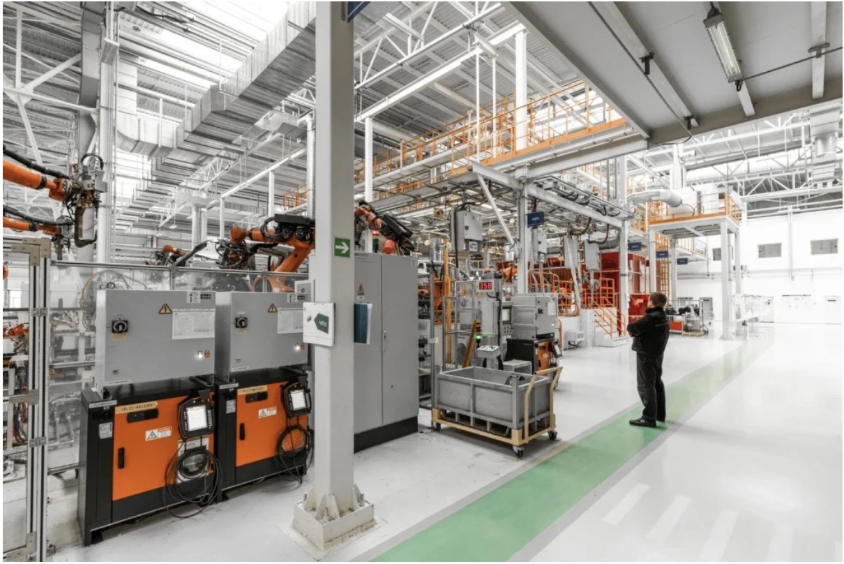 Lianjie Supply Chain: A Global Leader in Sourcing and Logistics